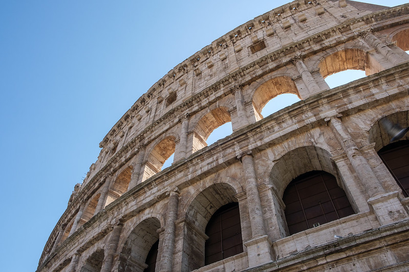 Colosseum Exterior<br/>© <a href="https://flickr.com/people/51035616481@N01" target="_blank" rel="nofollow">51035616481@N01</a> (<a href="https://flickr.com/photo.gne?id=51936442438" target="_blank" rel="nofollow">Flickr</a>)