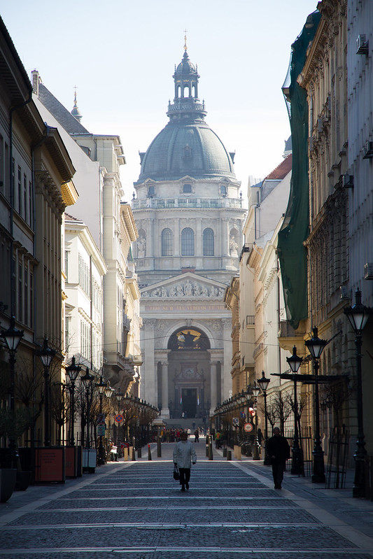 Dans les rues de Budapest<br/>© <a href="https://flickr.com/people/76856418@N03" target="_blank" rel="nofollow">76856418@N03</a> (<a href="https://flickr.com/photo.gne?id=51939069600" target="_blank" rel="nofollow">Flickr</a>)