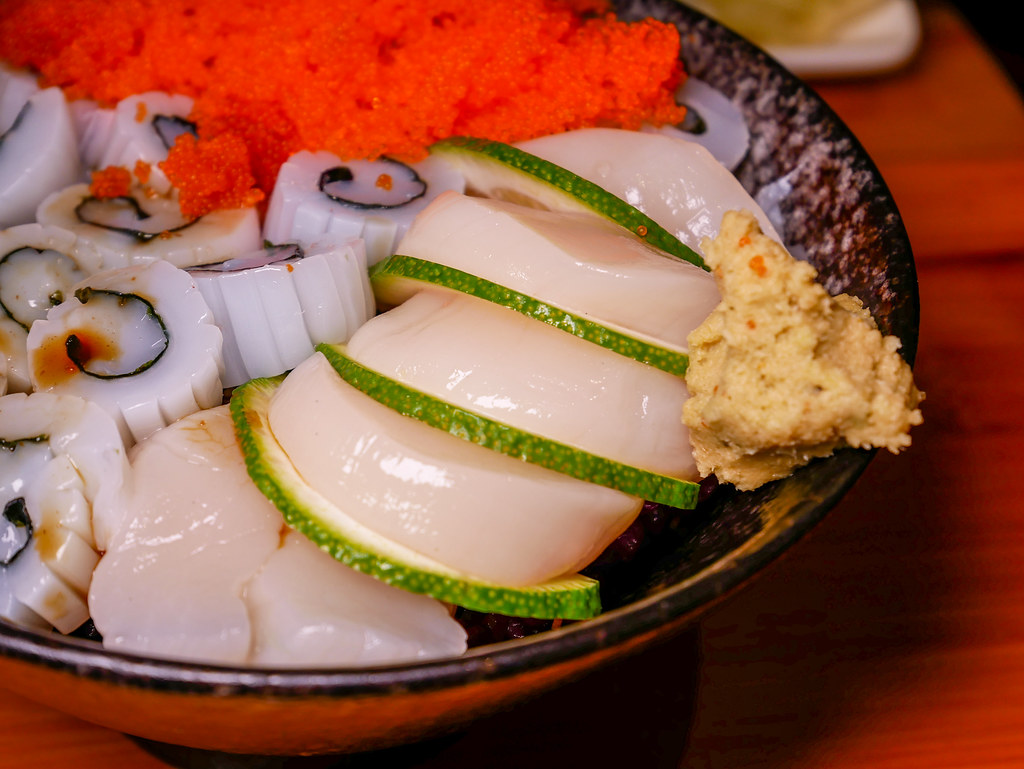壽司爸，捷運六張犁站超人氣美味排隊生魚丼與壽司