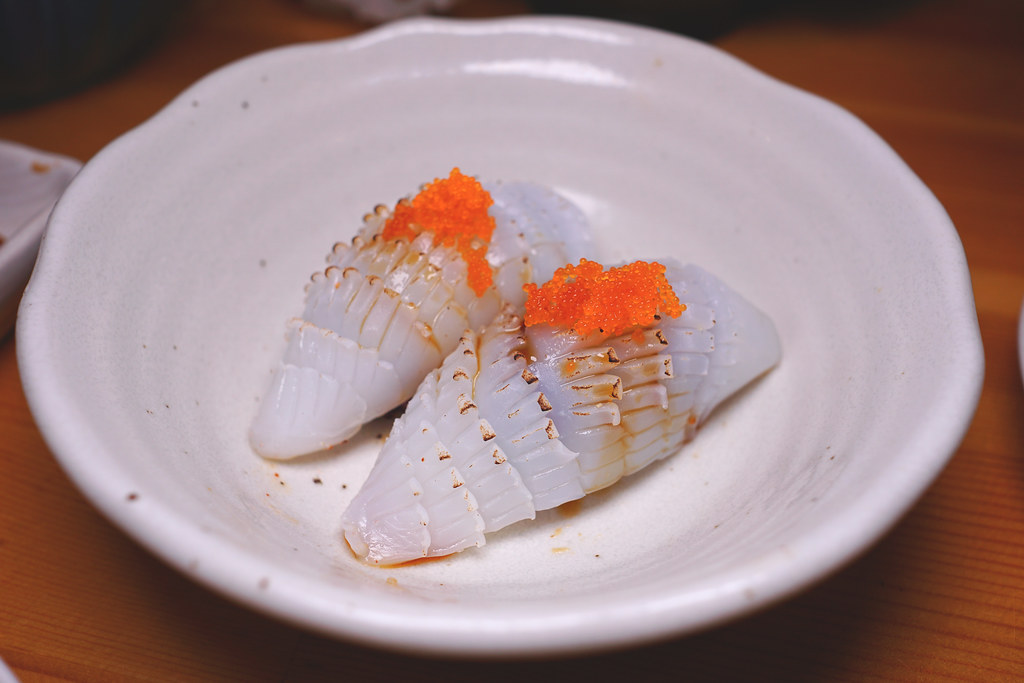 壽司爸，捷運六張犁站超人氣美味排隊生魚丼與壽司