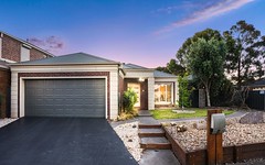 21 Peppermint Crescent, Manor Lakes VIC