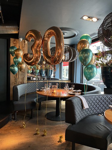 Table Decoration 5 balloons Ground Decoration Birthday 30 Years The Oyster Club Rotterdam