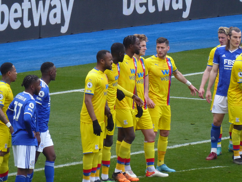 Crystal Palace line up the wall<br/>© <a href="https://flickr.com/people/79613854@N05" target="_blank" rel="nofollow">79613854@N05</a> (<a href="https://flickr.com/photo.gne?id=51996896478" target="_blank" rel="nofollow">Flickr</a>)