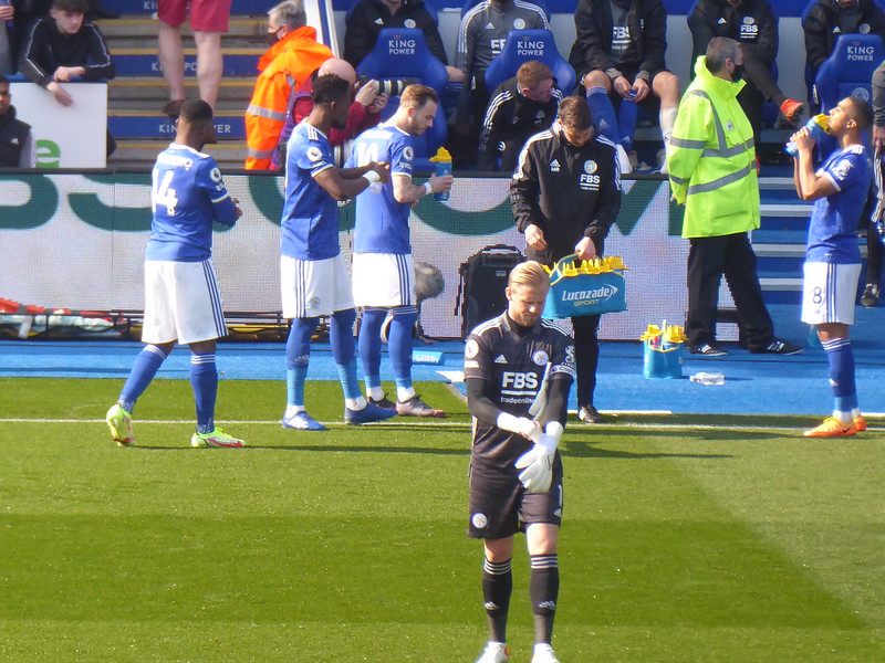 Leicester players pre match<br/>© <a href="https://flickr.com/people/79613854@N05" target="_blank" rel="nofollow">79613854@N05</a> (<a href="https://flickr.com/photo.gne?id=51997062589" target="_blank" rel="nofollow">Flickr</a>)