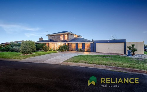 4 CAMBRIAN WAY, Melton West VIC 3337