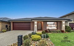 154 Heather Grove, Clyde North VIC