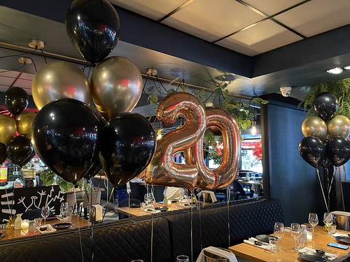 Table Decoration 6 balloons Foilballoon Number 20 Birthday The Oyster Club Rotterdam
