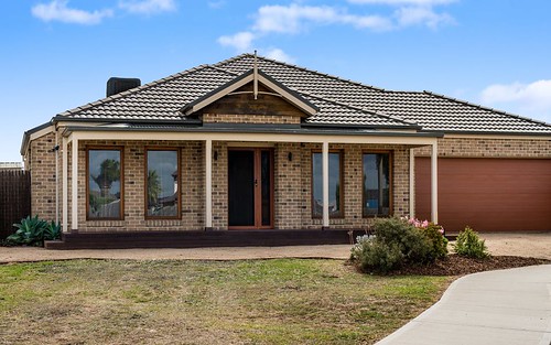 19 Bruxner Wy, Taylors Lakes VIC 3038