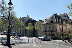2022.04.14.006 PARIS - Quai de la Tournelle, hôtel de Nesmond (François Mansart, architecte, 1643)
