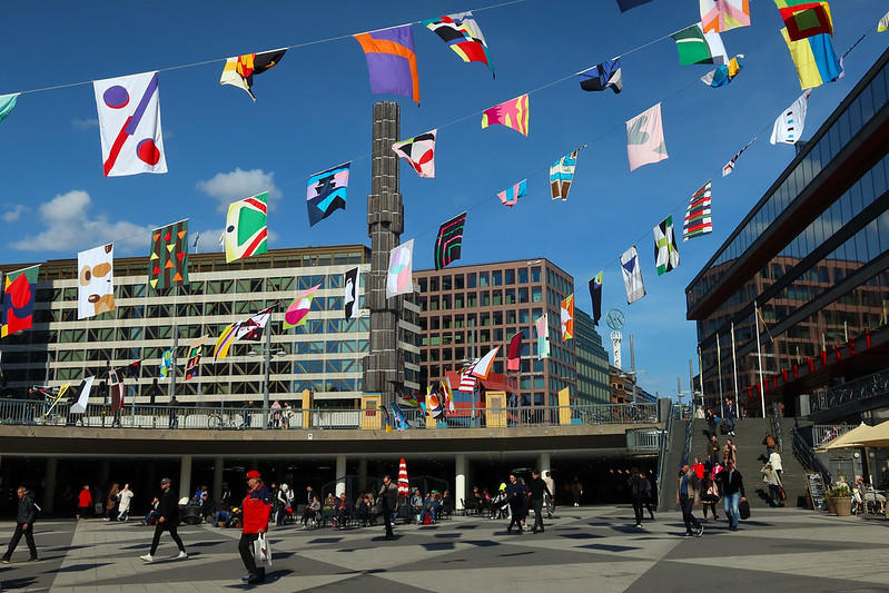 Flags at Sergels torg<br/>© <a href="https://flickr.com/people/34884355@N00" target="_blank" rel="nofollow">34884355@N00</a> (<a href="https://flickr.com/photo.gne?id=52064370516" target="_blank" rel="nofollow">Flickr</a>)