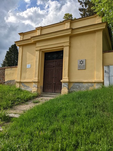 Bucovice Jewish cemetery entrance (locked)