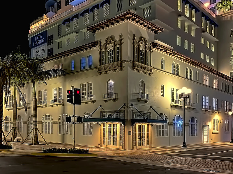 The Great Southern Hotel, 1800 Hollywood Boulevard, Hollywood, Florida, USA / Built: 1924, Closed: 1991, Reconstructed: 2021 / Original Architect: Martin L. Hampton Associates / Floors: 3 / Height: 34.41 ft / Architectural Style: Mediterranean Revival<br/>© <a href="https://flickr.com/people/126251698@N03" target="_blank" rel="nofollow">126251698@N03</a> (<a href="https://flickr.com/photo.gne?id=52082094620" target="_blank" rel="nofollow">Flickr</a>)