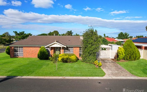2 Whitsunday Dr, Hoppers Crossing VIC 3029