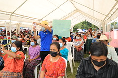 Familias de las Verapaces reciben beneficios del Fondo de Tierras 20222004 by Gobierno de Guatemala