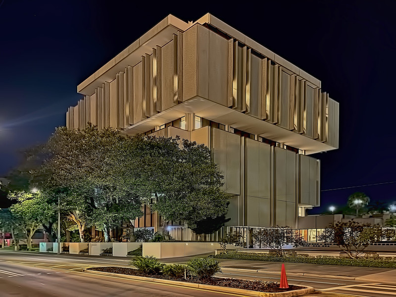 Fort Lauderdale City Hall, 100 North Andrews Avenue, Fort Lauderdale Florida, USA / Built: 1969 / Architect: William Parrish Plumb, John Robin John / Floors: 8 / Height: 94.49 ft / Building Usage: Government Offices / Architectural Style: Brutalism<br/>© <a href="https://flickr.com/people/126251698@N03" target="_blank" rel="nofollow">126251698@N03</a> (<a href="https://flickr.com/photo.gne?id=52093250229" target="_blank" rel="nofollow">Flickr</a>)
