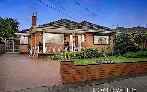 64 Riviera Road, Avondale Heights VIC