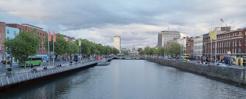 River Liffey towards the Point, Dublin, Eire<br/>© <a href="https://flickr.com/people/58415659@N00" target="_blank" rel="nofollow">58415659@N00</a> (<a href="https://flickr.com/photo.gne?id=52101162173" target="_blank" rel="nofollow">Flickr</a>)