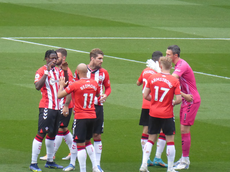 Southampton players pre match<br/>© <a href="https://flickr.com/people/79613854@N05" target="_blank" rel="nofollow">79613854@N05</a> (<a href="https://flickr.com/photo.gne?id=52107178229" target="_blank" rel="nofollow">Flickr</a>)
