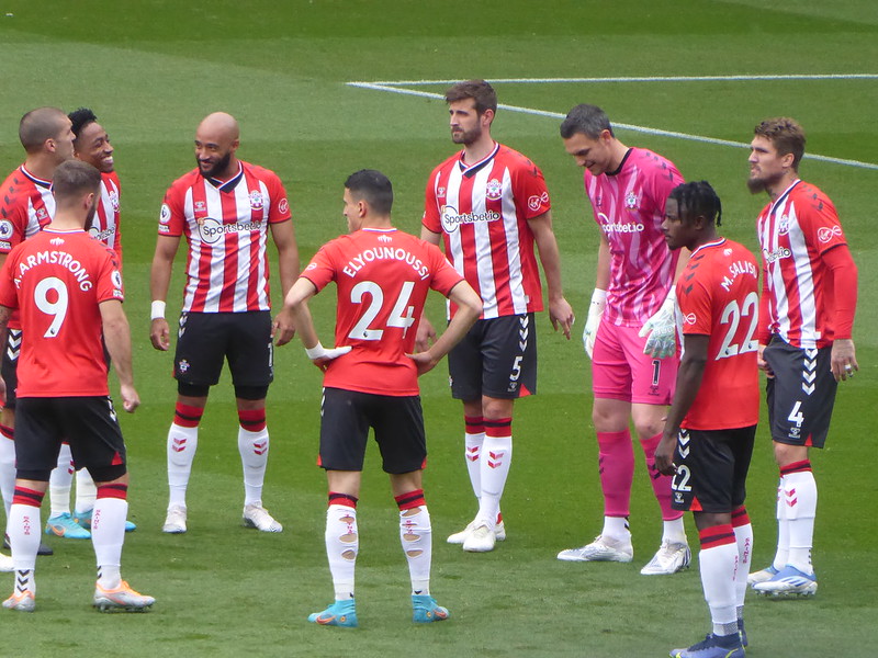 Southampton players pre match<br/>© <a href="https://flickr.com/people/79613854@N05" target="_blank" rel="nofollow">79613854@N05</a> (<a href="https://flickr.com/photo.gne?id=52107435930" target="_blank" rel="nofollow">Flickr</a>)