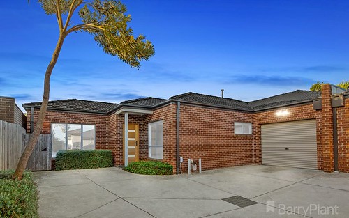 2/5 Russell Crescent, Boronia VIC