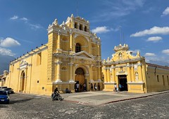 Iglesia San Pedro Apóstol y Hospital (Antigua Guatemala, Guatemala)