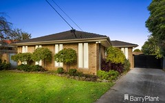 17 Holly Green Drive, Wheelers Hill VIC