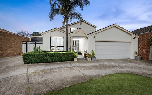 18 Armstrong Cl, Keilor East VIC 3033