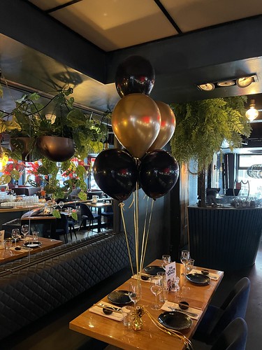 Table Decoration 6 balloons The Oyster Club Rotterdam