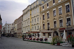 AT Steyr Stadtplatz 22 (Kodak Gold 200 928) - Found Photo