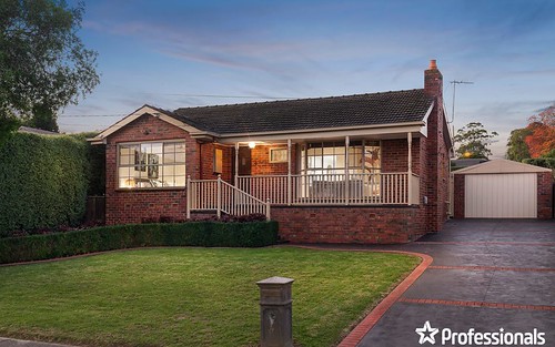 4 Comrie Ct, Bayswater VIC 3153