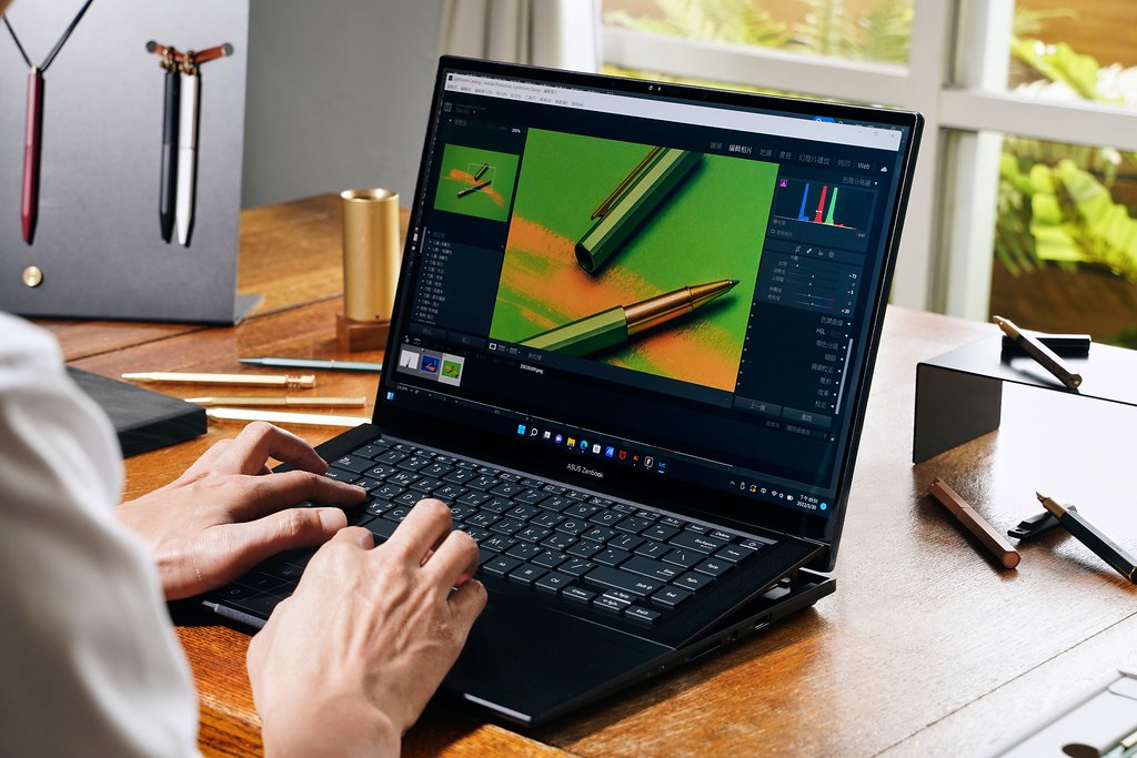 Zenbook Pro 16X OLED透過AAS Ultra設計有效解決散熱，14.5公釐抬升設計將鍵盤傾斜7度，符合人體工學。