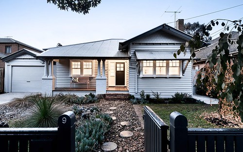 9 Rayment St, Fairfield VIC 3078