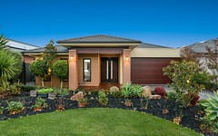 15 Mill Circuit, Clyde North VIC