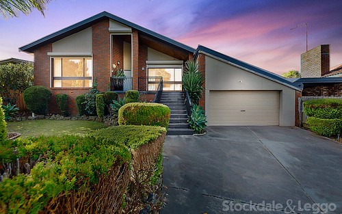 22 Whalley Dr, Wheelers Hill VIC 3150