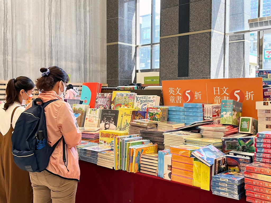 圖5. 即日起至7.24誠品書店於新竹巨城購物中心1樓創藝廳推出的曬書市集