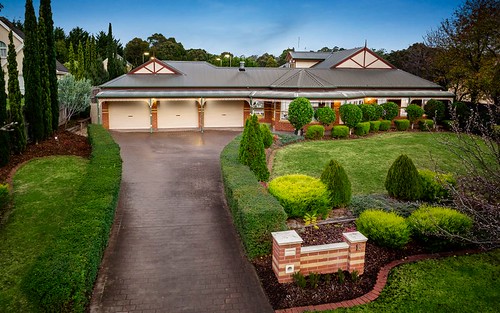 16 Forrest Hill Gr, Lysterfield South VIC 3156