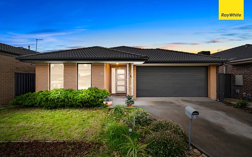 6 Lancers Drive, Harkness VIC
