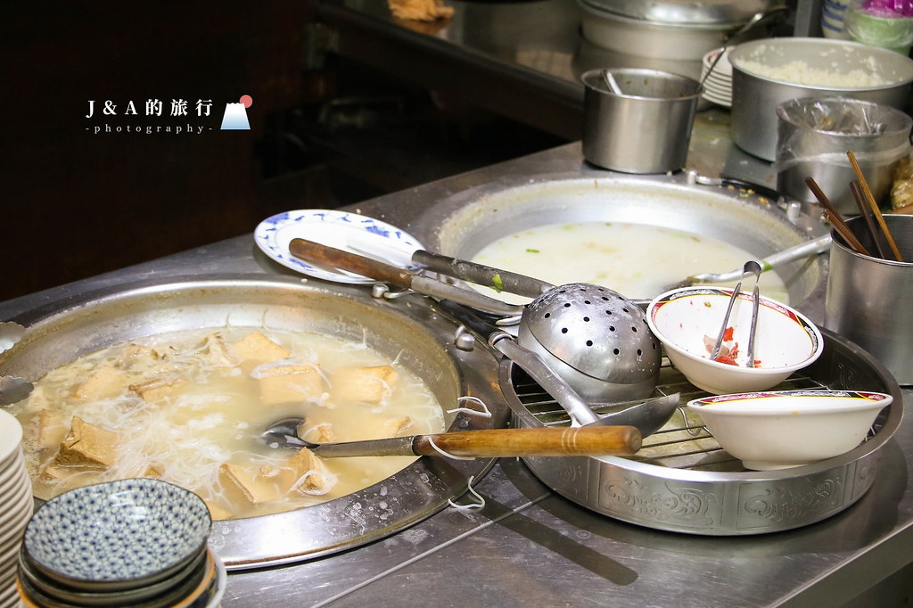 老艋舺鹹粥店-擁有70年歷史的鹹粥老店，在地人推薦的台式早午餐 @J&amp;A的旅行