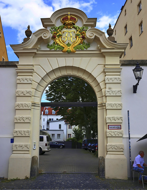 A walk through Regensburg, Germany, 60<br/>© <a href="https://flickr.com/people/9099757@N05" target="_blank" rel="nofollow">9099757@N05</a> (<a href="https://flickr.com/photo.gne?id=52243720547" target="_blank" rel="nofollow">Flickr</a>)