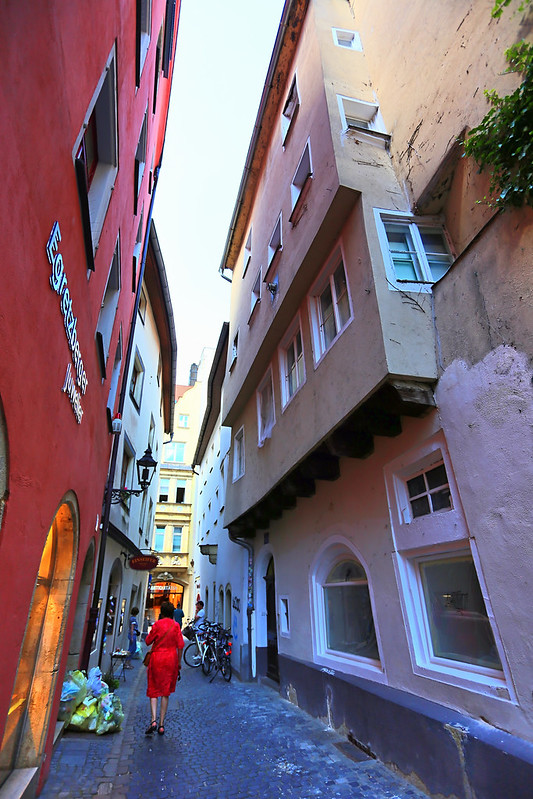 A walk through Regensburg, Germany, 38<br/>© <a href="https://flickr.com/people/9099757@N05" target="_blank" rel="nofollow">9099757@N05</a> (<a href="https://flickr.com/photo.gne?id=52245190610" target="_blank" rel="nofollow">Flickr</a>)