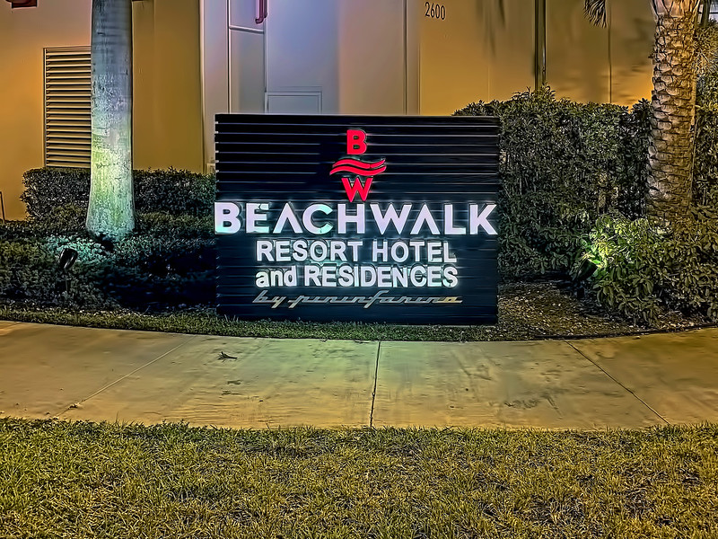 Beachwalk Resort Hotel and Residences, 2602 E Hallandale Beach Blvd, Hallandale Beach, Florida, USA / Built: 2015 / Architect: Cohen, Freedman, Encinosa & Associates Architects / Floors: 31 / Height: 305.33 ft / Building Usage: Residential Condominium<br/>© <a href="https://flickr.com/people/126251698@N03" target="_blank" rel="nofollow">126251698@N03</a> (<a href="https://flickr.com/photo.gne?id=52260064305" target="_blank" rel="nofollow">Flickr</a>)