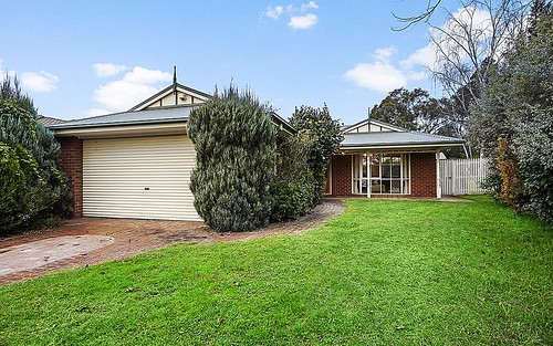 6 Narrawong Cl, Rowville VIC 3178