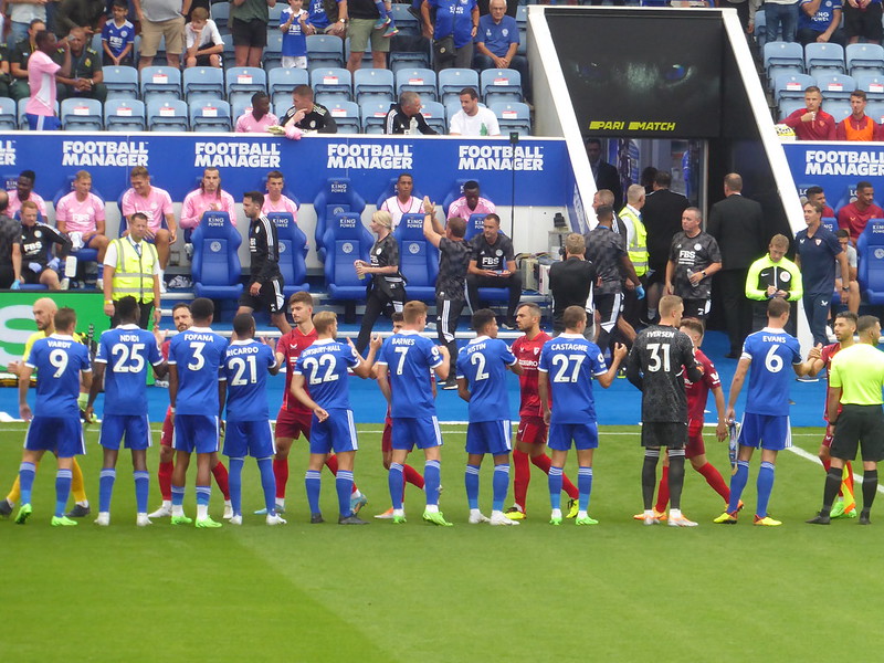 Pre match handshakes<br/>© <a href="https://flickr.com/people/79613854@N05" target="_blank" rel="nofollow">79613854@N05</a> (<a href="https://flickr.com/photo.gne?id=52261573055" target="_blank" rel="nofollow">Flickr</a>)