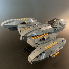General Grievous's Starfighter - The Soulless One Minifigure Scale