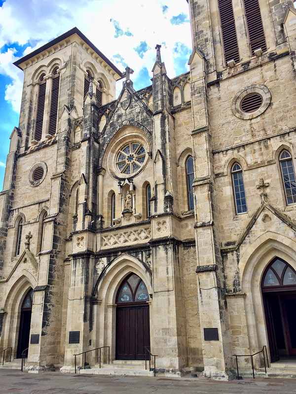 San Fernando Cathedral - San Antonio, Texas<br/>© <a href="https://flickr.com/people/47121680@N00" target="_blank" rel="nofollow">47121680@N00</a> (<a href="https://flickr.com/photo.gne?id=52298478461" target="_blank" rel="nofollow">Flickr</a>)