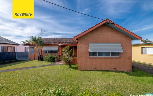 18 The Lakes Way, Forster NSW