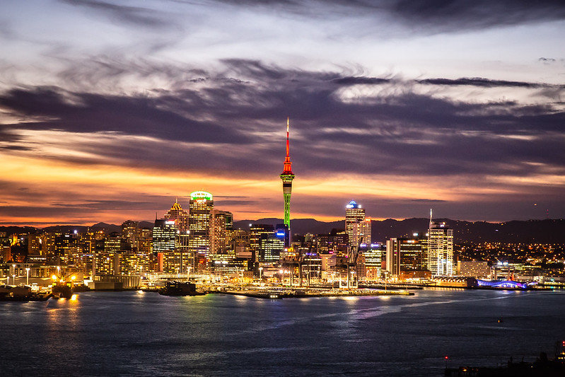 The night view of Auckland in New Zealand<br/>© <a href="https://flickr.com/people/195731002@N07" target="_blank" rel="nofollow">195731002@N07</a> (<a href="https://flickr.com/photo.gne?id=52305841321" target="_blank" rel="nofollow">Flickr</a>)