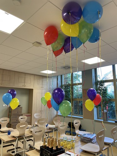 Tafeldecoratie 3ballonnen en Heliumballonnen Back to School Start Schooljaar Tarcisiusschool Rotterdam