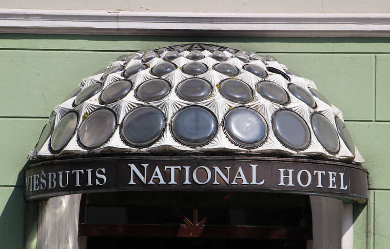 National Hotel in Lithuania<br/>© <a href="https://flickr.com/people/135924873@N02" target="_blank" rel="nofollow">135924873@N02</a> (<a href="https://flickr.com/photo.gne?id=52336960097" target="_blank" rel="nofollow">Flickr</a>)