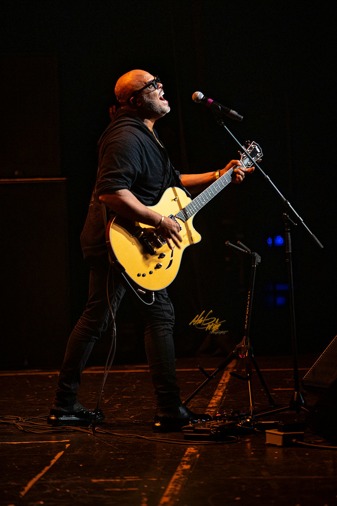 Israel Houghton images
